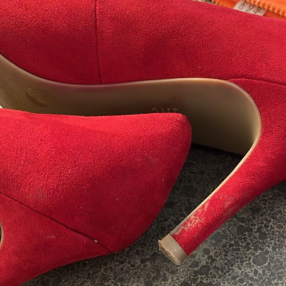Red Heel Pumps Suede Leather Pointed Toe I.N.C. - Picture 6 of 9